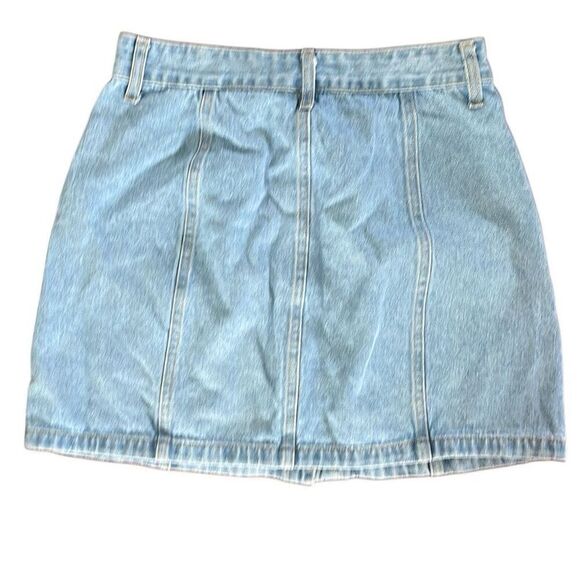Forever 21 denim skirt with adorable flower patches. Size small. - Picture 2 of 3